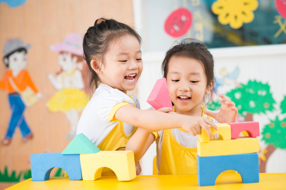 幼兒園如何透過生活教育培養孩子的獨立能力和社交技巧？